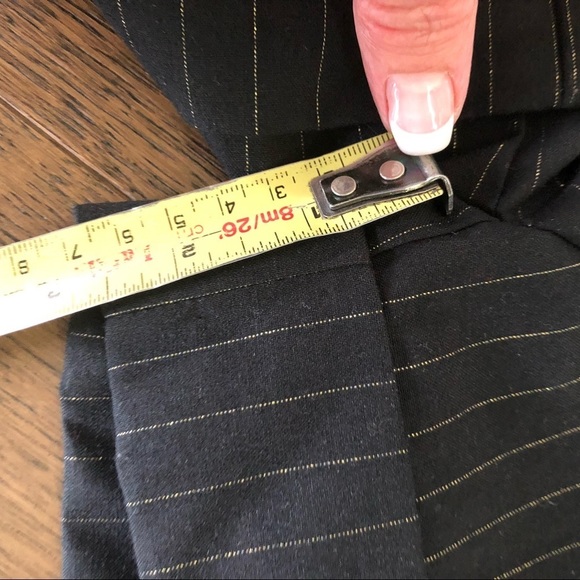 Urban Behaviour Cuffed Shorts​​ - Picture 4 of 8